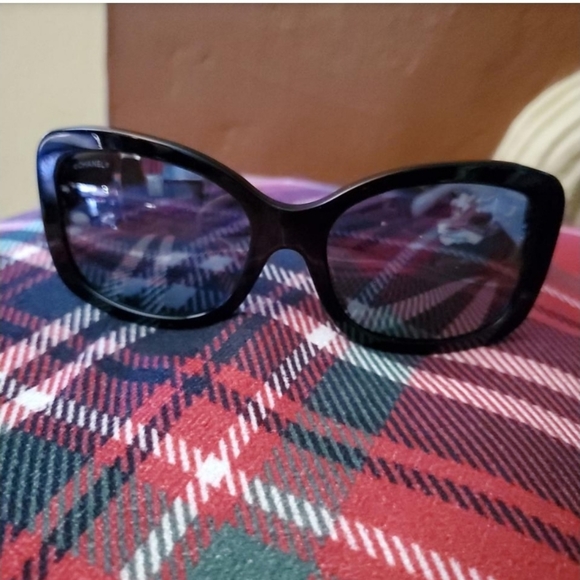 Chanel Sunglasses , FIRM PRICE - Picture 7 of 8